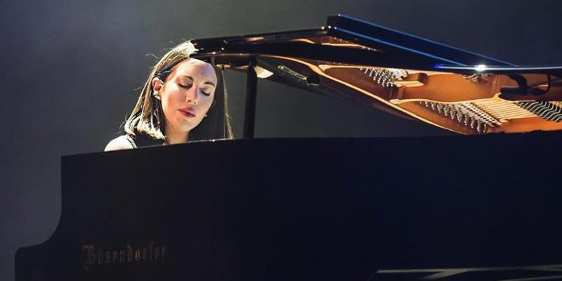 Gloria Campaner: la gioia è energia comune, i social non sostituiscono gli abbracci