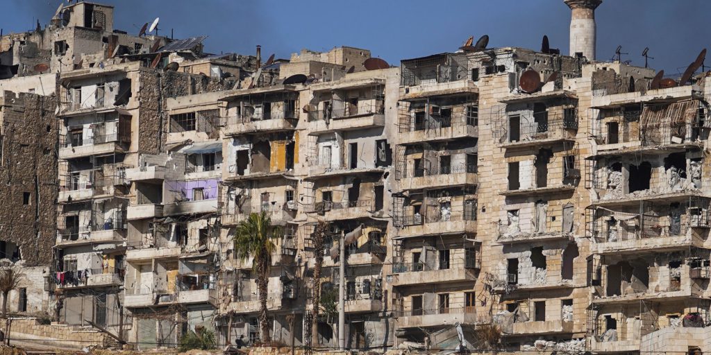 Stati Uniti intensificano attacchi aerei contro l'ISIS in Siria