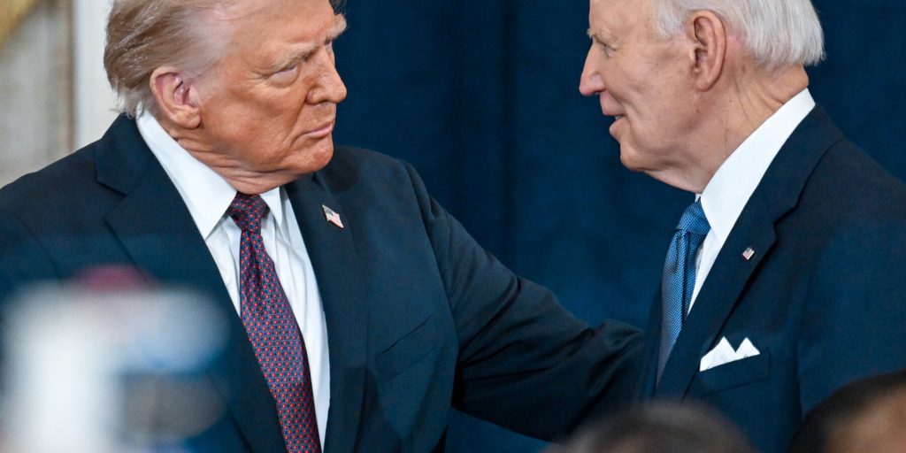 Trump continua a parlare di Joe Biden dopo quasi 11 mesi di mandato