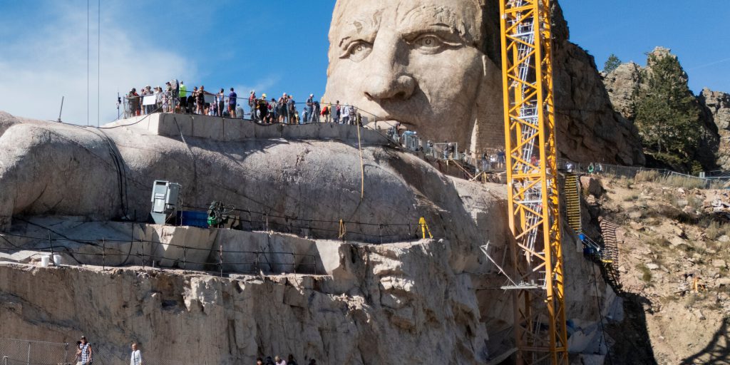 A Hike to Crazy Horse Stirs Patriotism and Doubt