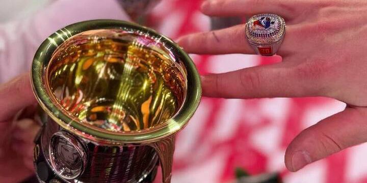 Бывший тренер «Локомотива», возможно,  получил чемпионский перстень