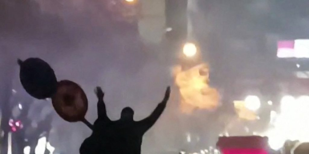 Trump informato sulle opzioni militari contro l'Iran mentre le proteste persistono