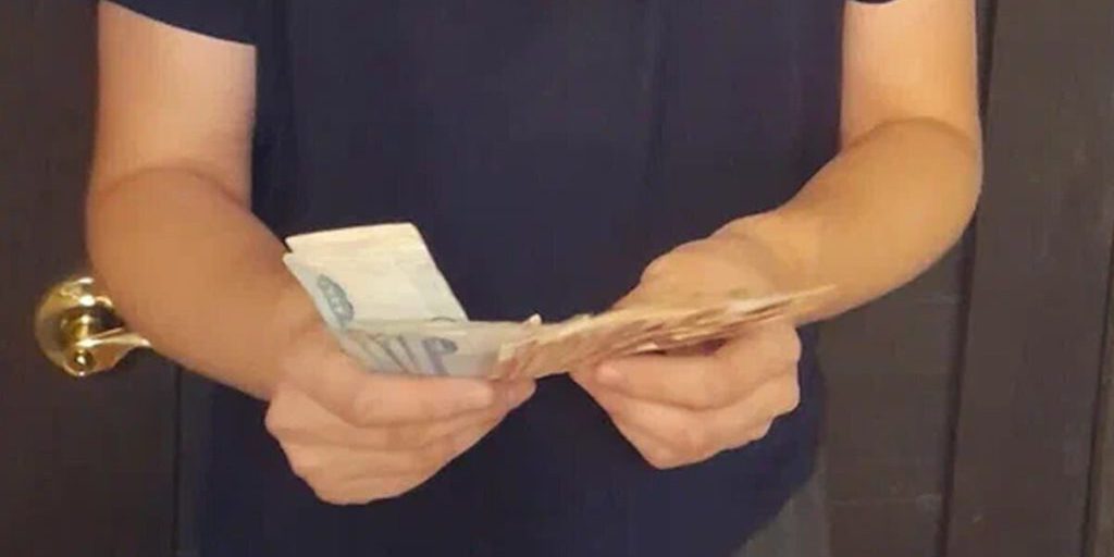 Библиотекарь из Петербурга назвала слово «троллейбус» и разом лишилась 1 млн рублей