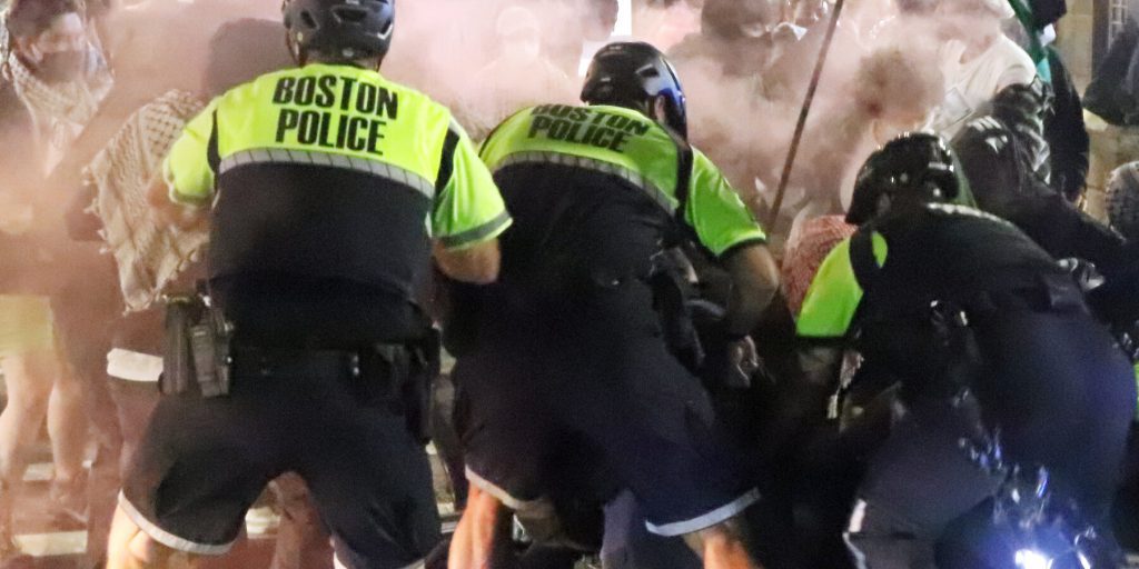 Boston: la legge contro gli anarchici diventa strumento di repressione per i manifestanti
