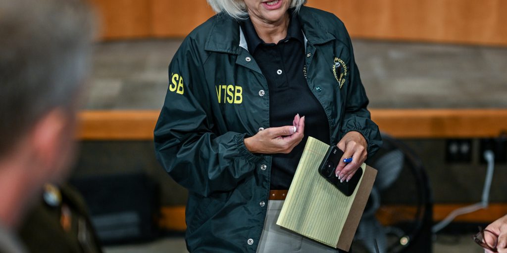 Presidente NTSB avverte che la nuova legge di difesa potrebbe aumentare il rischio di collisioni aeree vicino all'aeroporto di Washington