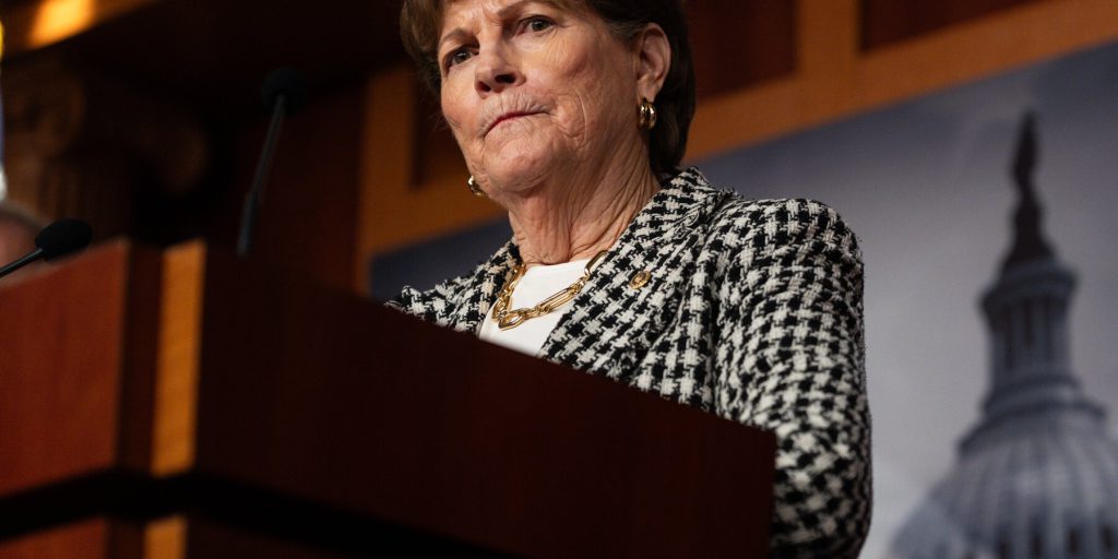 La senatrice Jeanne Shaheen e la critica della figlia: un caso di disaccordo familiare nella politica americana