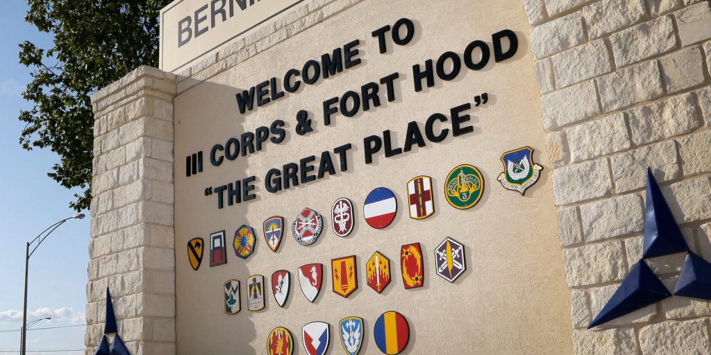 Ginecologo militare accusato di registrare segretamente oltre 40 pazienti al Fort Hood, Texas