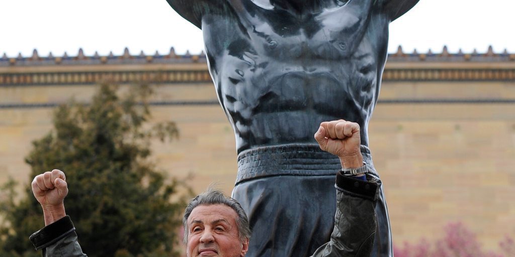 Statua di Rocky torna ai gradini del Philadelphia Museum of Art
