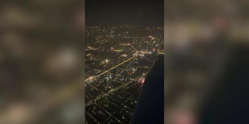 Capodanno 2026: piloti volano sopra Torino per immortalare i fuochi d'artificio