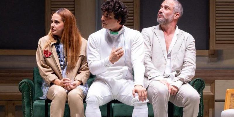 Sabrina Knaflitz al Teatro Gioiello: la sintonia con il figlio Leo Gassmann sulla scena