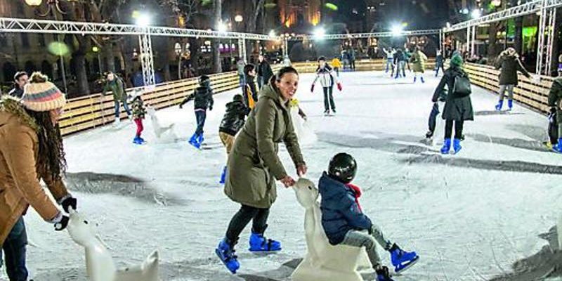 Presepe di Emanuele Luzzati e accensione dell’albero di Natale a Piazza Carlo Felice il 8 dicembre