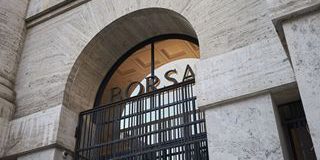 Cauti i mercati europei. A Milano vola Leonardo, giù STM