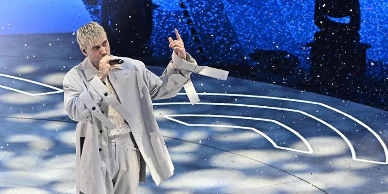 La Stampa al Grattacielo Intesa Sanpaolo: Mr. Rain, Filippo Caccamo e Michele Sbravati parlano ai giovani