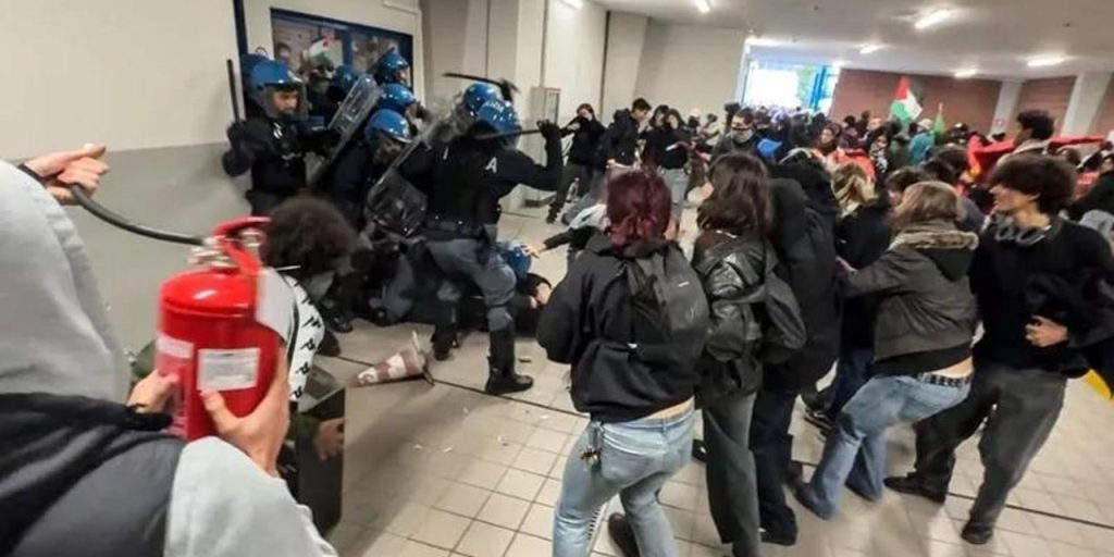 Arresto di Omar Boutere, 18enne, per resistenza e lesioni dopo aver lanciato un portacenere di metallo contro la polizia al No Meloni Day