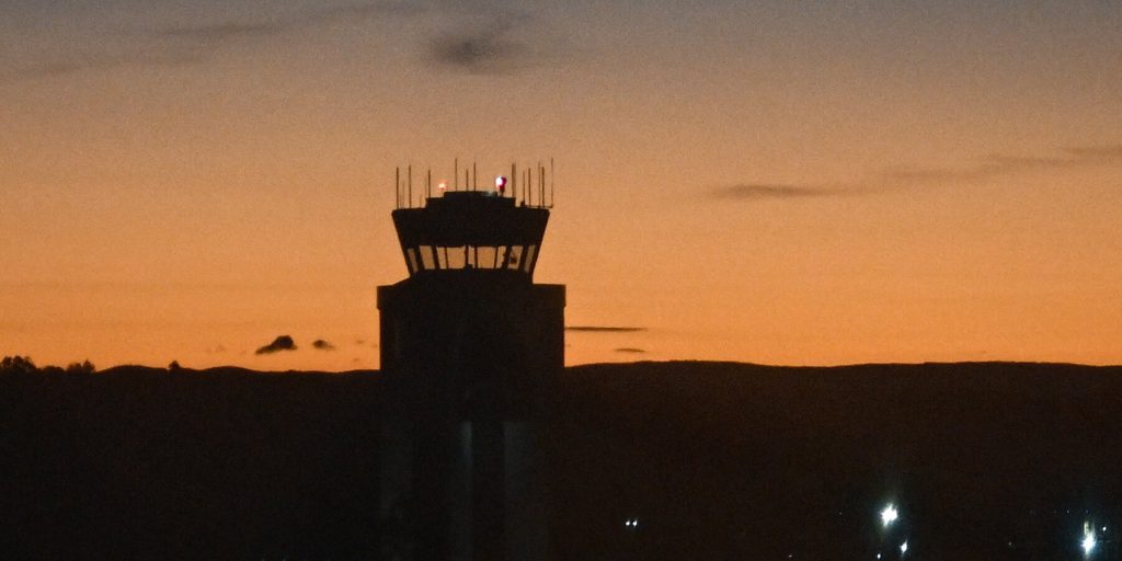 Situazione dei voli in bilico: il segretario ai trasporti attende i dati per decidere il ripristino dei voli