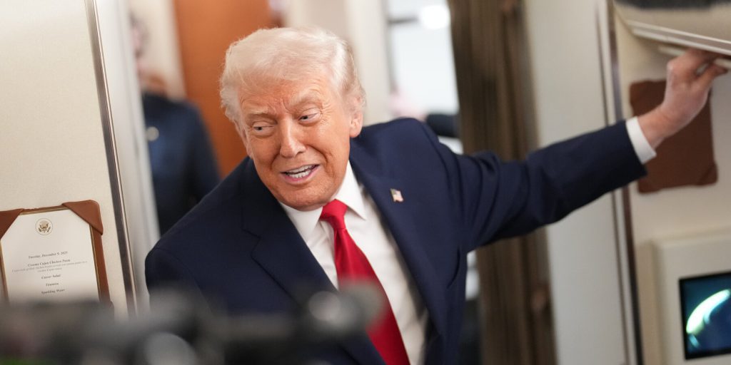 I dazi di Trump hanno ridotto il deficit commerciale degli Stati Uniti a settembre