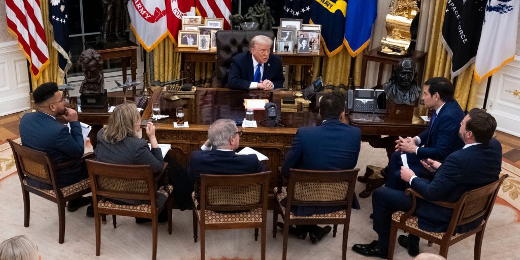 Intervista di quasi due ore con Trump: 23.000 parole e centinaia di domande