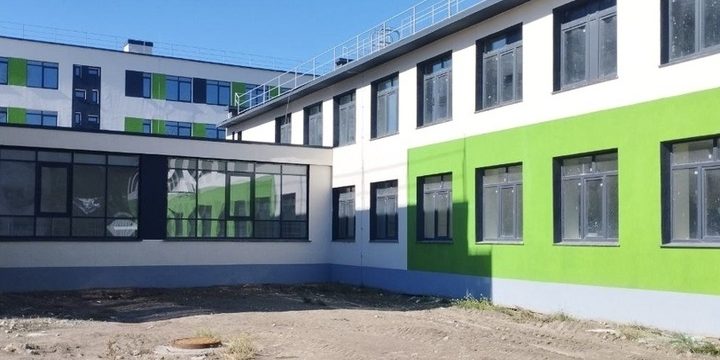 Restauro del Tecnico di Mariupol Avanza con Lavori di Facciata quasi Completati