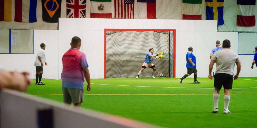 Man v Fat espande la sua lega di calcio negli Stati Uniti