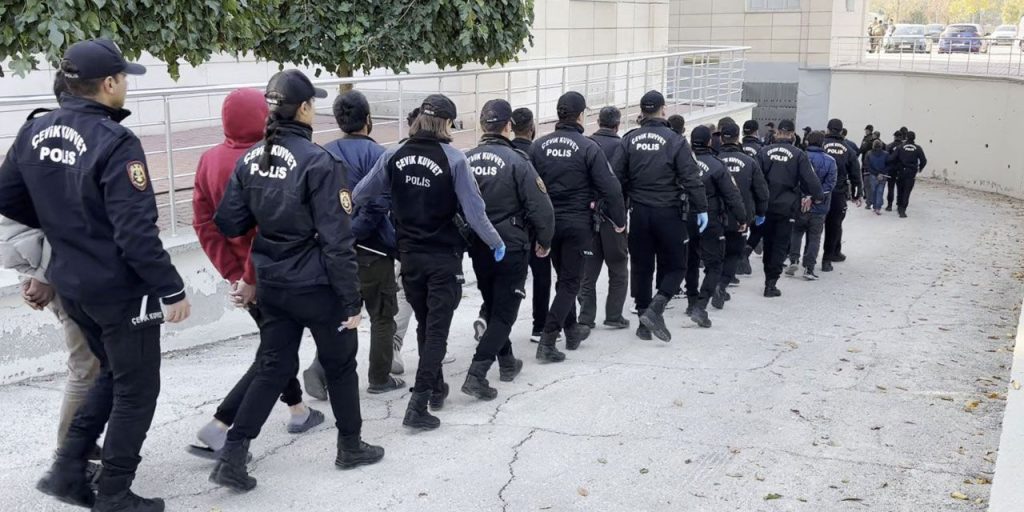 12 ilde büyük operasyon: 424 uyuşturucu satıcısı tutuklandı!