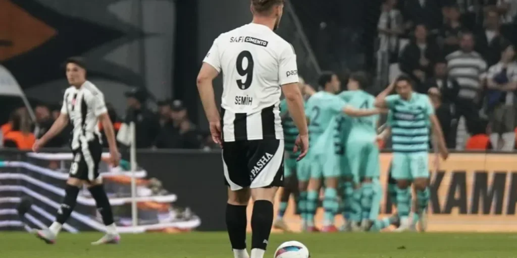 Semih Kılıçsoy torna a Beşiktaş dopo prestito a Cagliari e possibile rescissione del contratto