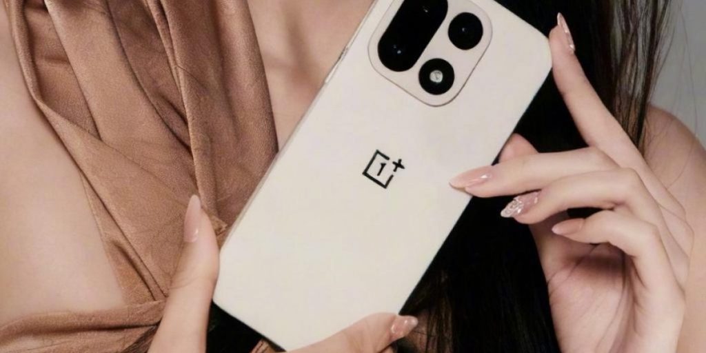 "Народный флагман": все характеристики OnePlus 15 стали известны до презентации