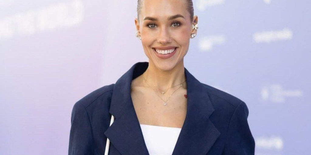 Даша Квиткова показала редкие кадры с мамой и поздравила ее с праздником