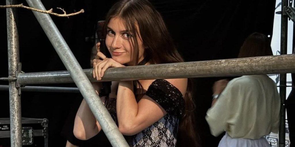 La Cantante Jerry Heil Si Confida Con I Suoi Fan Sulle Sue Dipendenze Daily