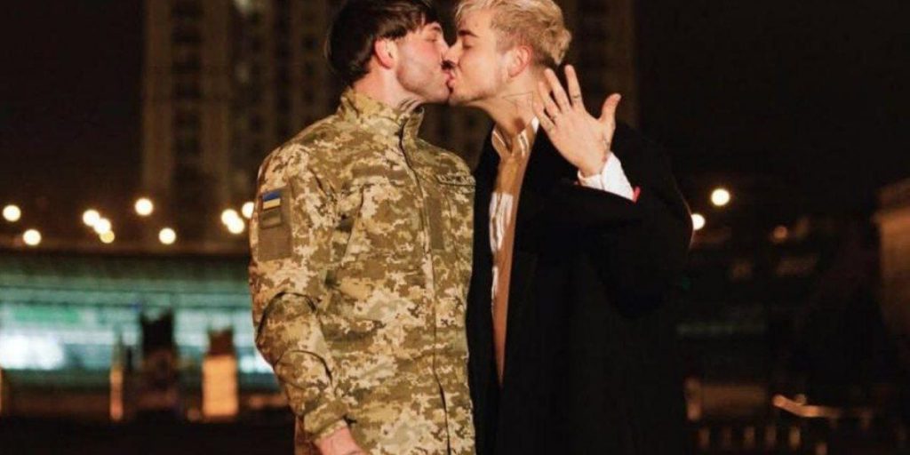 Melovin reagisce emotivamente alle accuse di finta proposta di fidanzamento