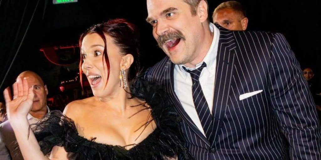 Star di “Very Strange Affairs” conferma molestia da parte di collega di 50 anni sul set