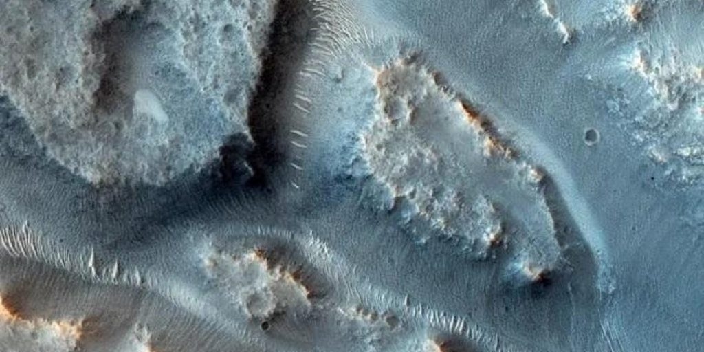 Scienziati identificano 16 grandi bacini d’acqua antichi su Marte