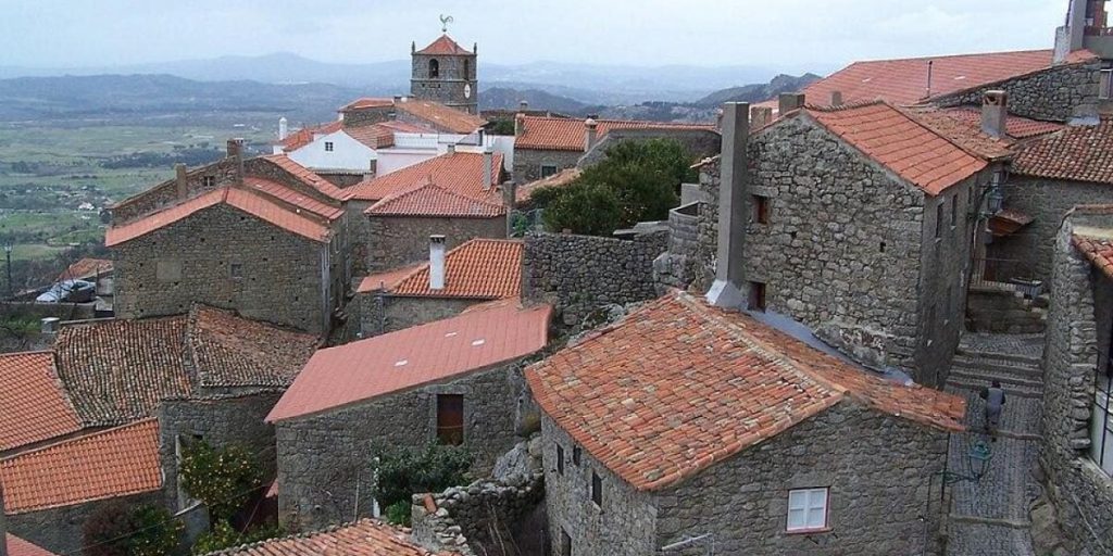 Villaggio portoghese di otto secoli: il regno segreto e il suo monumento archeologico