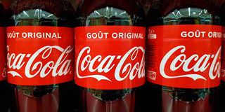 Coca-Cola registra utili e fatturato in aumento nel terzo trimestre nonostante la debole domanda di soft drinks