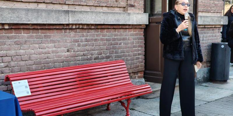 Politecnico lancia panchina rossa per la Giornata internazionale contro la violenza sulle donne