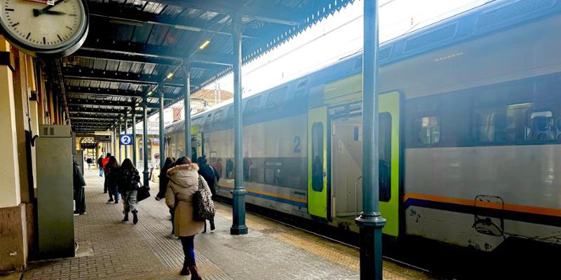 Disagi continuano sulla linea Torino‑Pinerolo: ritardi, cancellazioni e sospensione estiva