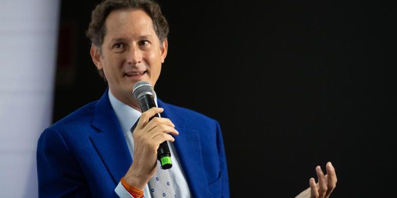 Successione Agnelli: rinvio a giudizio per John Elkann e indagine sulla residenza di Marella Caracciolo