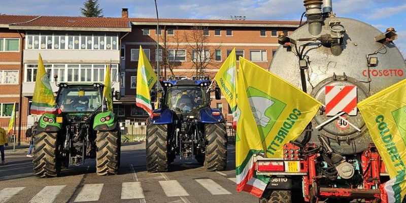 Coldiretti organizza corteo con trattori per chiedere alla Regione misure di semplificazione burocratica
