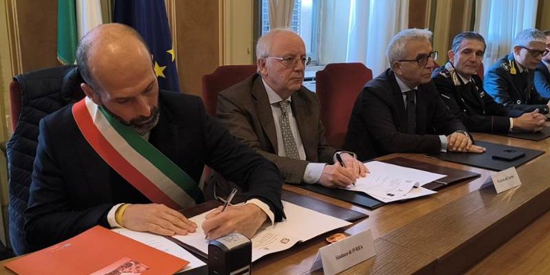 Ivrea: Prefettura firma protocollo per fermare il caporalato nelle arance del Carnevale
