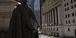 Mercati finanziari in turbolenza: Wall Street debole dopo le dichiarazioni di Trump sulla Cina, banche statunitensi sotto pressione