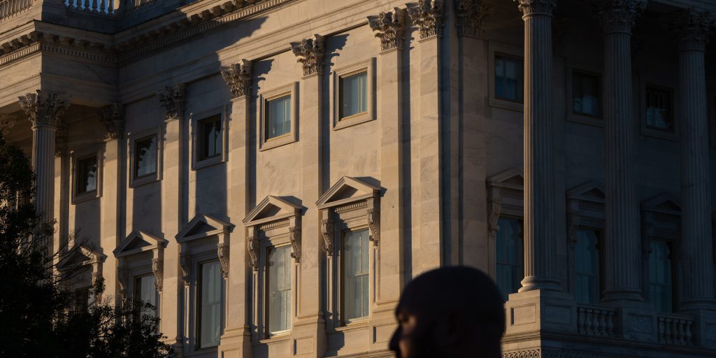 La Camera dei Rappresentanti Riprende le Attività dopo una Lunga Pausa con un Voto Cruciale sul Piano di Spesa