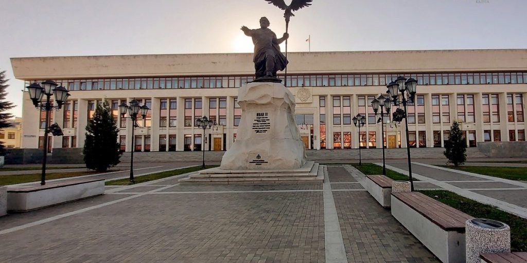 Стало известно, какими фейками пугали калужан в 2025 году