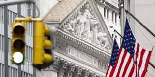 Wall Street Apre in Rialzo con la Fed che Potrebbe Tagliare i Tassi di Interesse