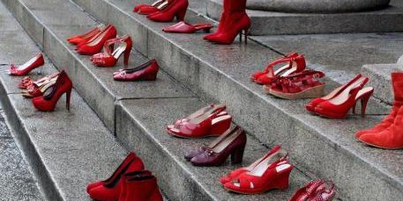 Uomo arrestato dopo minaccia con coltello, trovato nascosto in armadio a Barriera di Milano