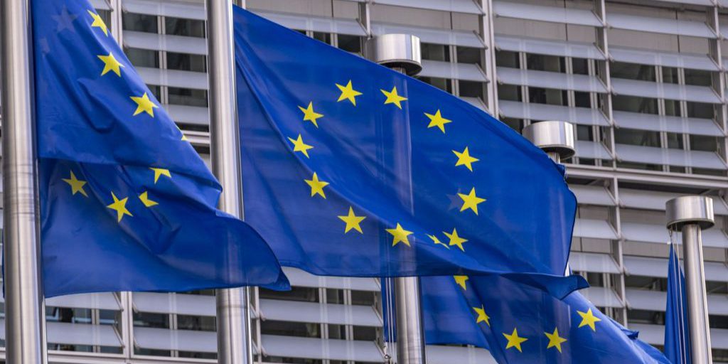 UE conferma sostegno all'Ucraina nonostante nuove tariffe sulle importazioni di acciaio