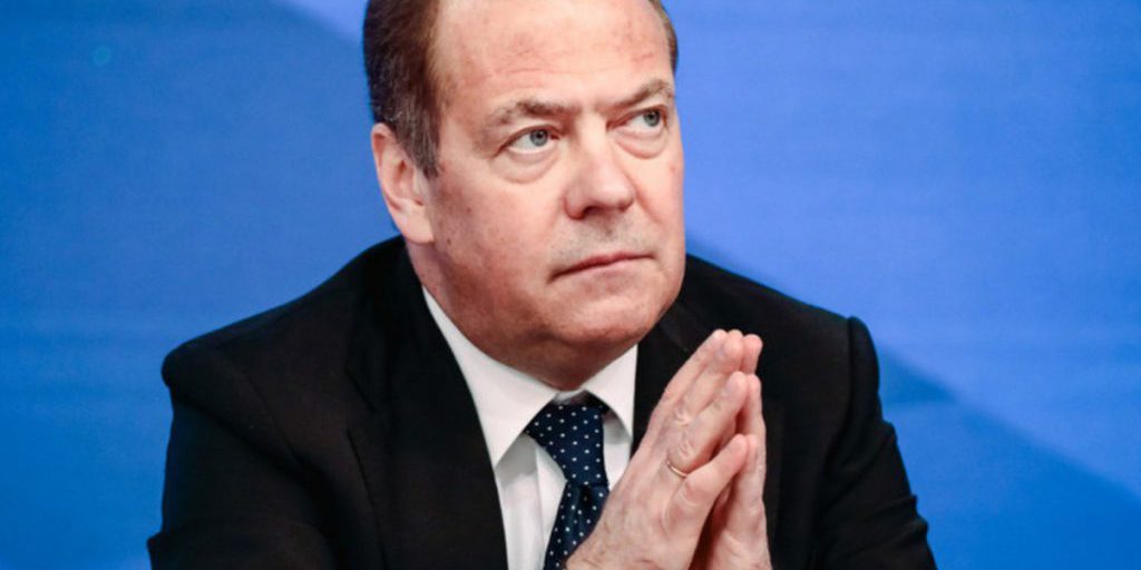 Minaccia di guerra tra Russia e NATO: le dichiarazioni di Medvedev sulla zona di non sorvolo in Ucraina