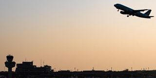 Ritardo voli, Parlamento UE in disaccordo con Consiglio: risarcimento dopo tre ore