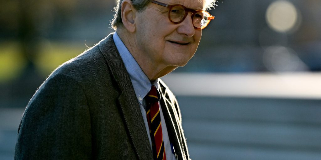 Senatore John Kennedy pubblica un bestseller sul lavoro del Congresso