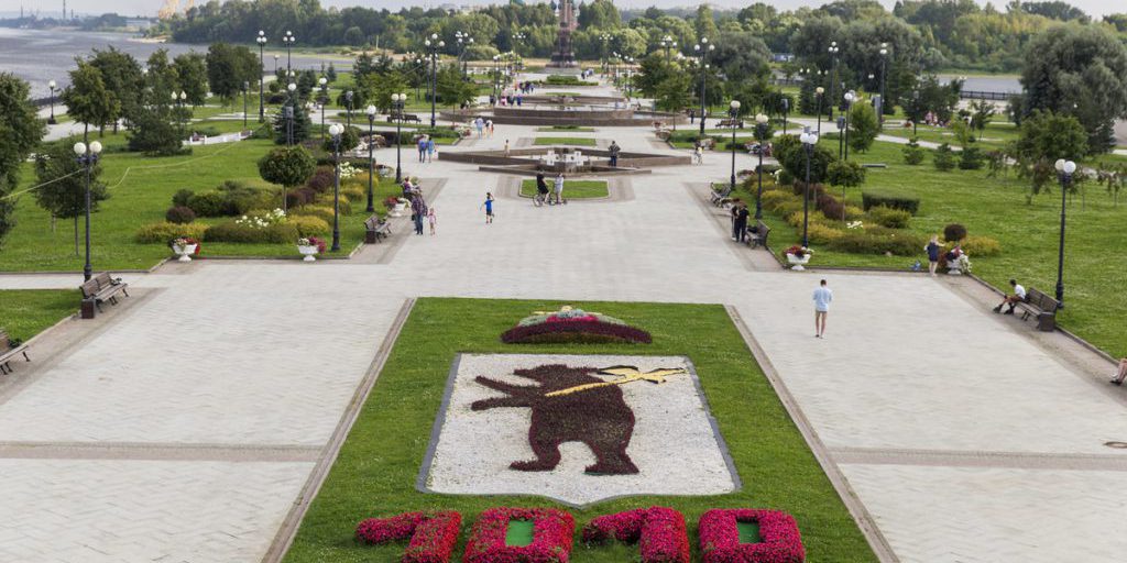 Платье и каблуки: российский вуз пригрозил отчислением студенту