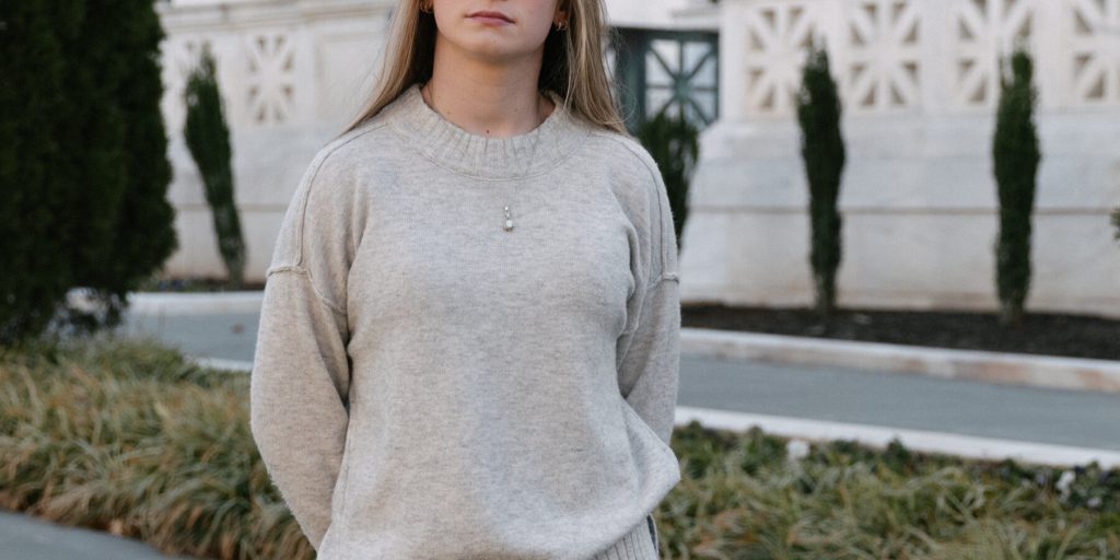 Due studenti sfidano le leggi che vietano la partecipazione di atleti trans alle squadre femminili.