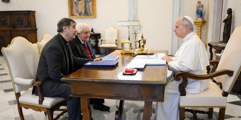 Papa Leone lancia un servizio digitale per esplorare la Sindone su smartphone